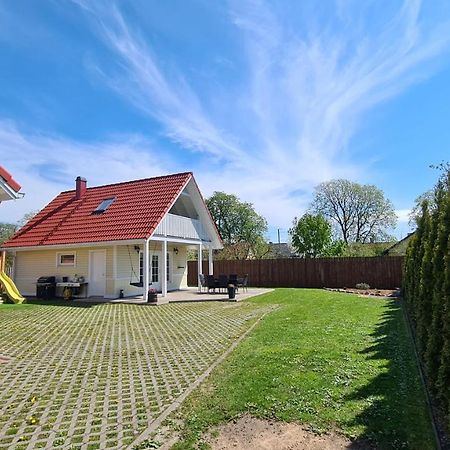 Kasekese Holiday Home With Sauna And Garden Kuressaare Exterior photo